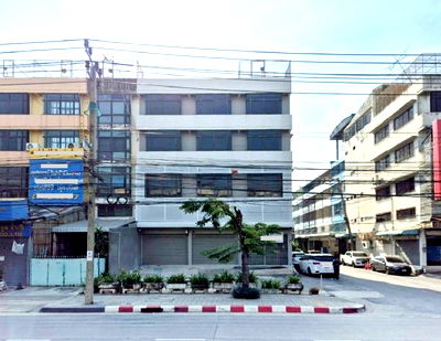 สำนักงานให้เช่า :  ให้เช่าอาคารพาณิชย์ 4 ชั้น 3 คูหา ติดริมถนนเอกชัย บางบอน 1 / ใกล้แยกถนนตัดไปถนนพระราม 2 / จอดรถหน้าอาคาร 6-8 คัน / เหมาะหลากหลายธุรกิจ 