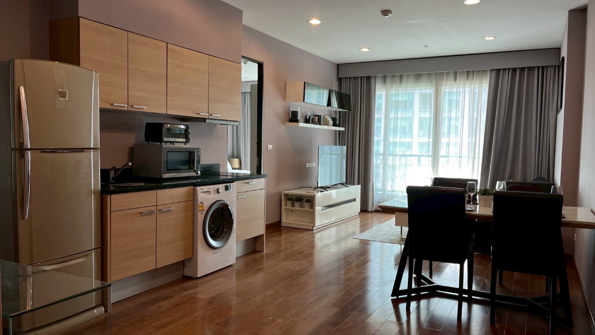 Address Chidlom - 2B2B 80 Sq.m. High Floor Nice Decoration. Fully Furnished Ready to move in