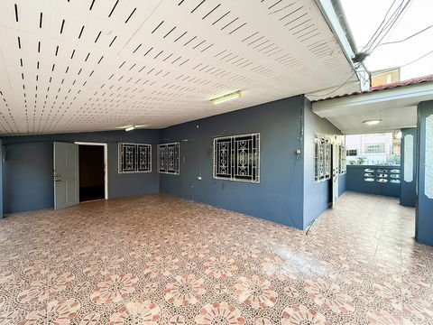 Detached House for Sale in East Pattaya Khao Noi Area