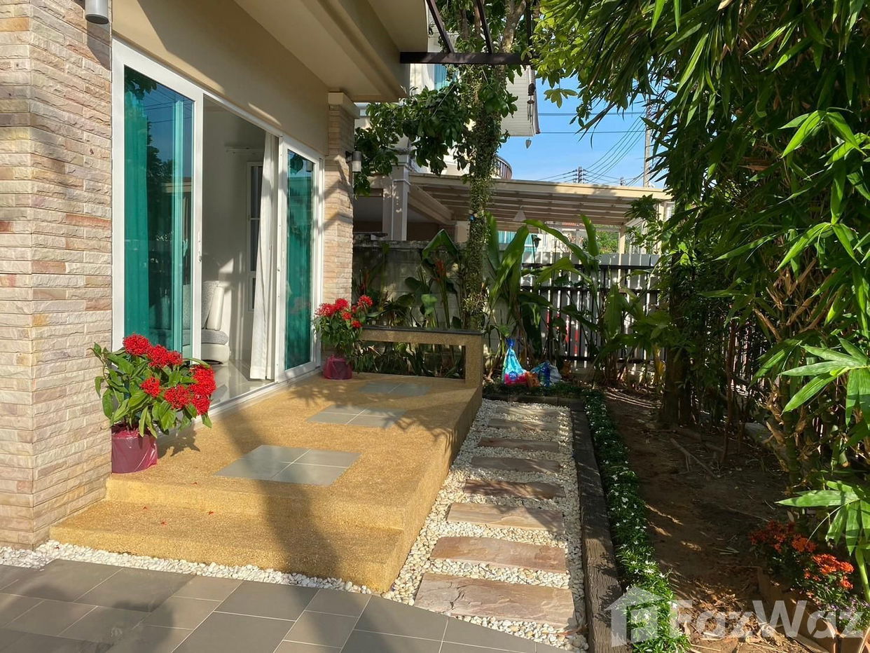 picture Luxurious 3-Bedroom House for Rent at Supalai Essence 1763594 - 6/30