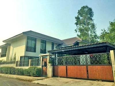 เช่าบ้านเดี่ยว เชียงใหม่ : ให้เช่าบ้านเดี่ยว 2 ชั้น บ้านหลังใหญ่ มี 4 ห้องนอน 4  ห้องน้ำ 1 ห้องครัว จอดรถได้ 2 คัน 