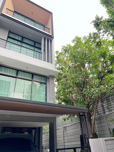 3-bed townhouse for rent, 230 sqm, Nirvana Define Srinakarin - Rama 9