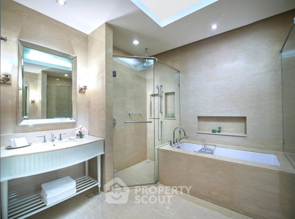 รูป คอนโด 1-ห้องนอน ที่ โอเรียนเต็ล เรสซิเดน ใกล้ BTS เพลินจิต (ID 428349) - รูปที่ 2/5