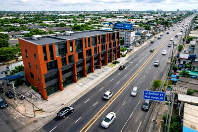 เช่าอาคารพาณิชย์ ถนนเพชรเกษม : ถูกที่สุด ร้านกาแฟ ร้านสัก ร้านเล็บ ติดถ.ใหญ่ เพชรเกษม 77 ถึง 81 4นอน 3น้ำ ตกแต่งระดับพรีเมี่ยมแล้ว 3.5 ชั้น อาคารพาณิชย์ ให้เช่า