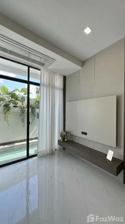 picture Luxury 4BR Semi-Detached House in Naklua | 7.5MB 5950803 - 2/14