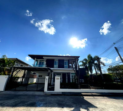 เช่าบ้านเดี่ยว เชียงใหม่ : ให้เช่าบ้านเดี่ยวสองชั้น    4 ห้องนอน 4 ห้องน้ำ 1 ห้องรับแขก 1 ห้องครัว  