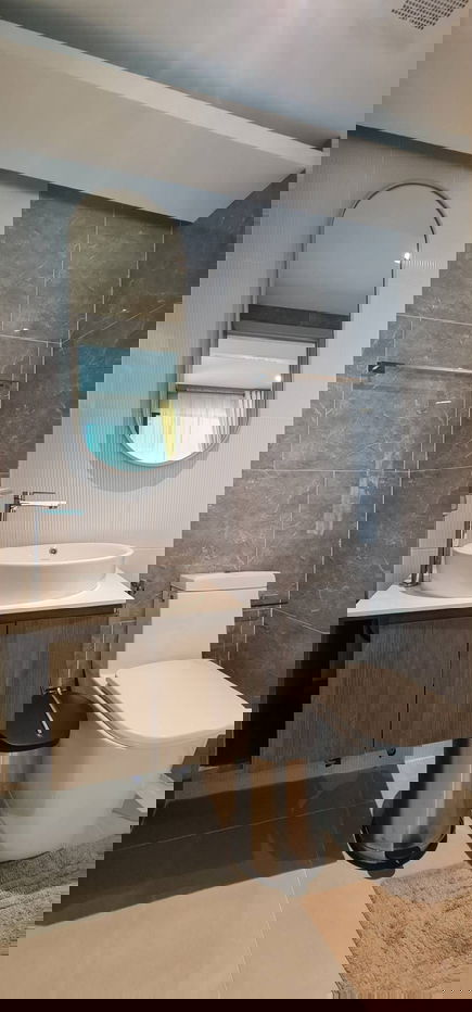 รูป Hot Deal! Condo in Thonglor Area – Ready to Move In "LLOYD Condo" ศูนย์วิจัย – ทองหล่อ ทำเลใจกลางเมือง ใกล้ ทองหล่อ – RCA – พระราม 9 - รูปที่ 7/17