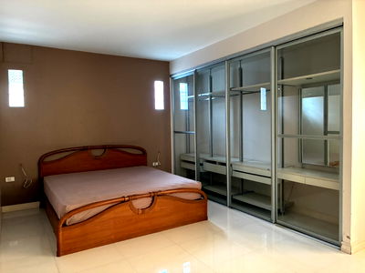 เช่าบ้านเดี่ยว ถนนรัชดาภิเษก : ให้เช่า บ้านเดี่ยวสองชั้น 100 ตร.วา (70,000 บาท/เดือน) เหม่งจ๋าย รัชดา สุทธิสาร ซอย 20 มิถุนา