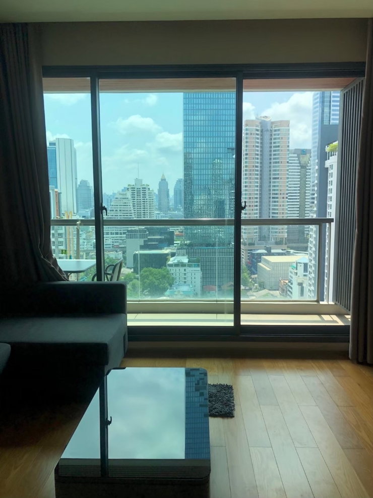 คอนโดใกล้รถไฟฟ้าสายสีลม ใจกลางเมืองสาทร คอนโด The Address Sathorn พร้อมเข้าอยู่