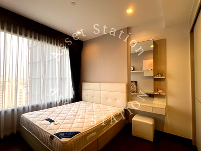 Condos for rent : 💥 Urgent! Q Asoke condo available at a great price. Spacious room, fully furnished and ready to move in. Near MRT Phetchaburi.💎🏢