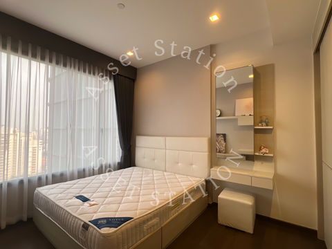 💥 Urgent! Q Asoke condo available at a great price. Spacious room, fully furnished and ready to move in. Near MRT Phetchaburi.💎🏢