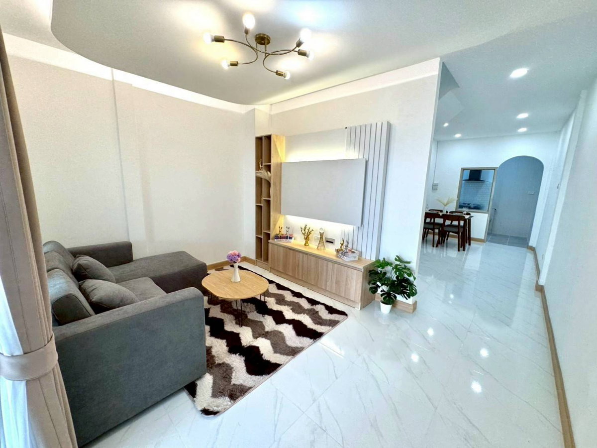 รูป ทาวน์เอ้าส์ 2 ชั้น มีนบุรี คลองสามวา ม.วรางกูล เลียบลองสอง 6 พร้อมอยู่ 085-318-6868 - รูปที่ 3/14