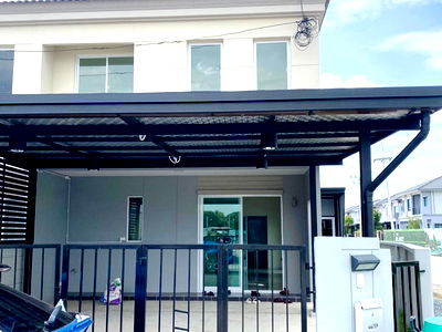 ทาวน์โฮมให้เช่า : ตลาดนัด เค สเปซ ตลาดมารวย ให้เช่าบ้าน 2ชั้น ต่อเติมหน้าแล้ว วงแหวน-คลอง5 ขนาด 135 ตรม. สน. ภูธรลำลูกกาซิตี้ หทัยราษฏร์ 54