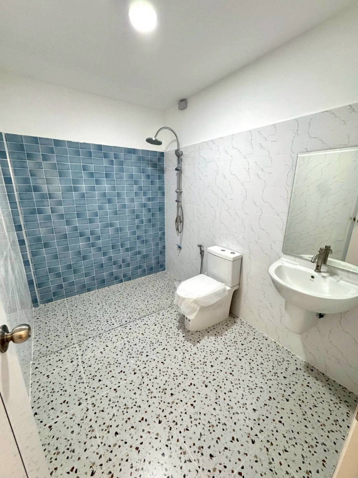 รูป ทาวน์เอ้าส์ 2 ชั้น มีนบุรี คลองสามวา ม.วรางกูล เลียบลองสอง 6 พร้อมอยู่ 085-318-6868 - รูปที่ 10/14