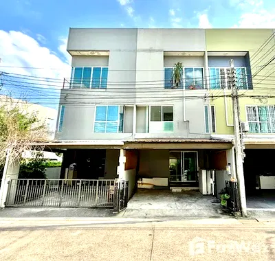 Townhouses for sale สถาบันเทคโนโลยีไทย-ญี่ปุ่น : 3 Bedroom Townhouse for sale at PATIO Phatthanakan 32  5988085