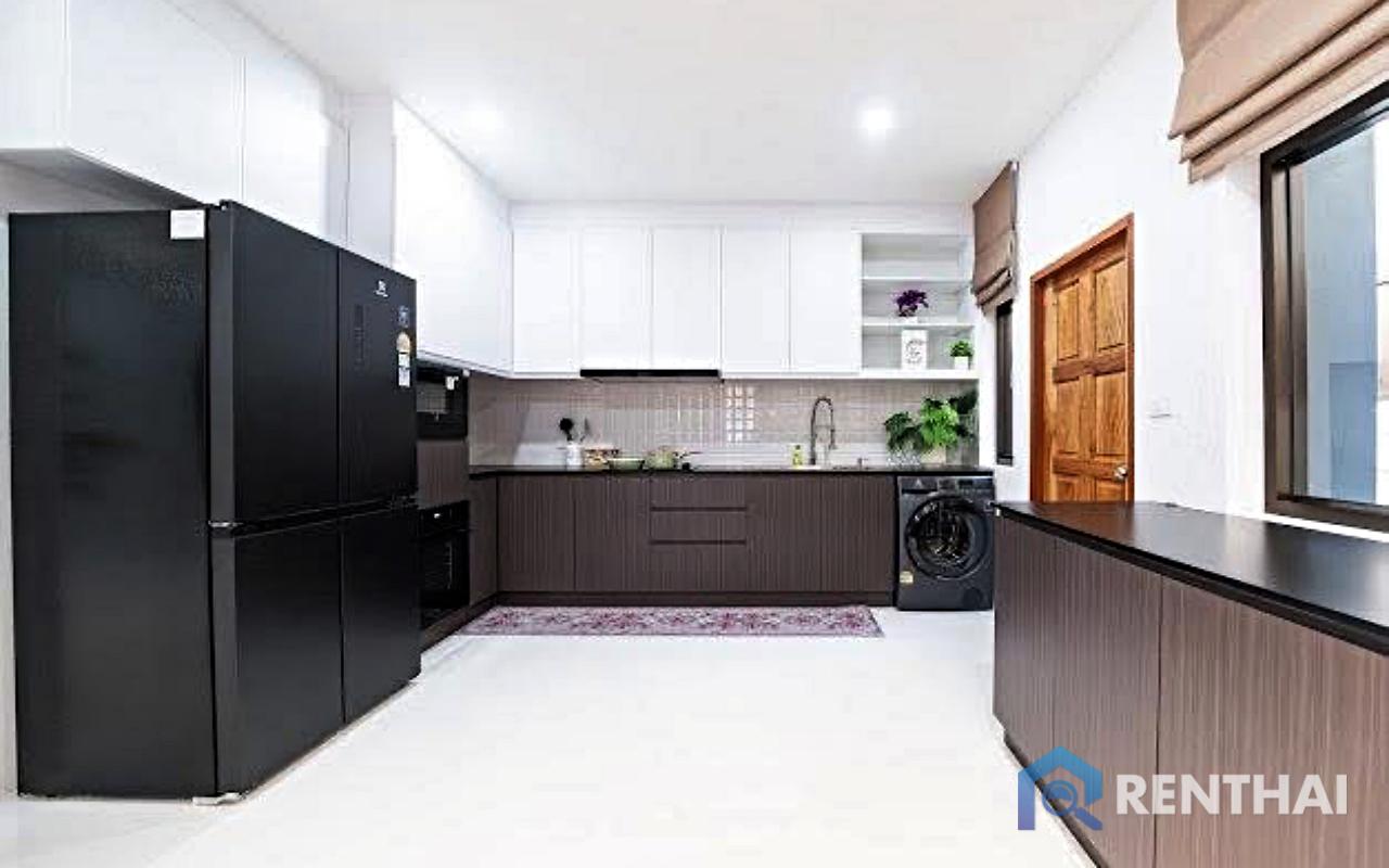 picture Fully Renovated 2-Storey Villa for Sale in the Heart of the City - 5/20