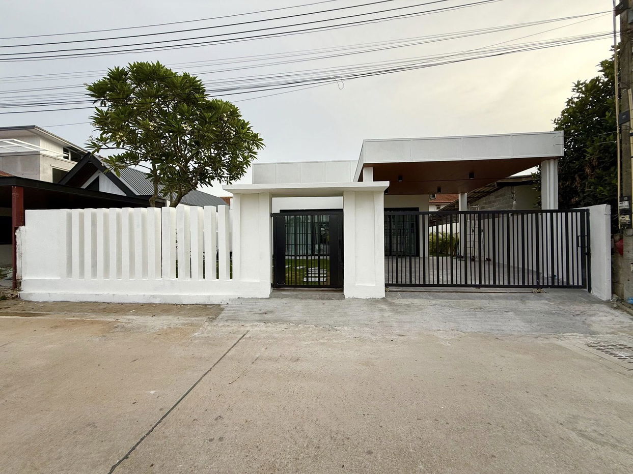 รูป Stylish 3 Bedroom Pool Villa for Sale in Siam Country Club - รูปที่ 15/15