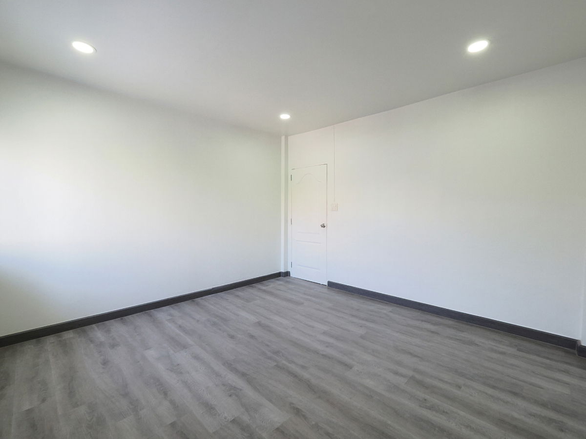 รูป ขายทาวน์เฮ้าส์ 2 ชั้น ม.พรร่มเย็นวิลล่า ขนาด 20 ตร.ว. 3นอน 2น้ำ [ลำลูกกา11-เสมาฟ้าคราม] ขาย 1.38 ล้าน - รูปที่ 17/20