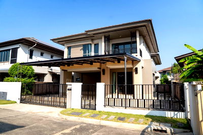 Houses for sale Thonburi Commercial College : Selling a 2-story detached house in the Setthasiri Ratchaphruek-Charan Phase 2.