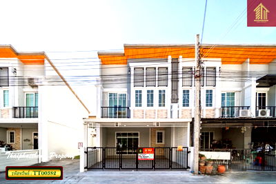 ขายทาวน์โฮม : Golden Town บางนา-สวนหลวง ทาวน์เฮ้าส์หลังริม รีโนเวทใหม่ พร้อมอยู่