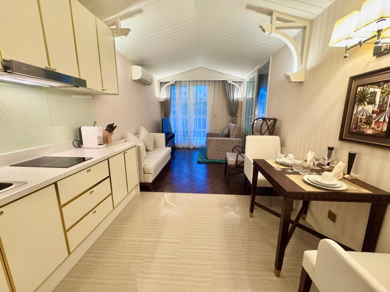 ขายคอนโด : Grand Florida Beachfront Condo Resort Unit for sale in Na Jomtien