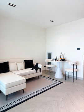 Condo for sale with 1 bedroom, 1 bathroom and 1 kitchen.