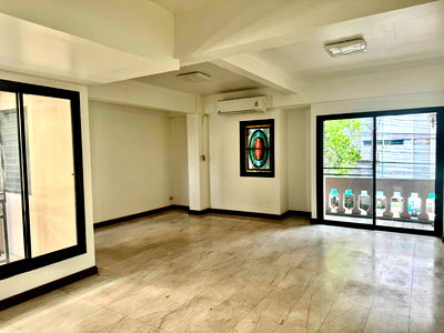 เช่าโฮมออฟฟิศ ถนนเพลินจิต : 🔥 ให้เช่า Home Office / อาคาร 4 ชั้น ใจกลางเมือง – สุขุมวิท 4 ใกล้ BTS นานา