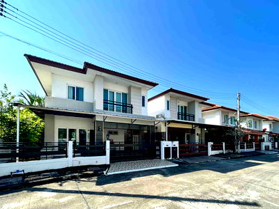 Houses for rent Chiang Mai : House for rent in gated village near ABS, ACIS, UCIS, and Varee International Schools, Chiang Mai