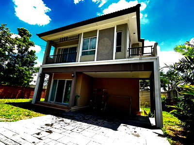 Houses for rent Bang Pu Industrial Estate (North) : Two-storey detached house  for  rent  with  3 bedrooms   and 3 toilets.