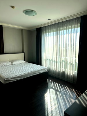 Condos for rent : J25214 Leticia Rama 9  Fully furnished apartment near international school, convenient transportation, close to Rama 9.