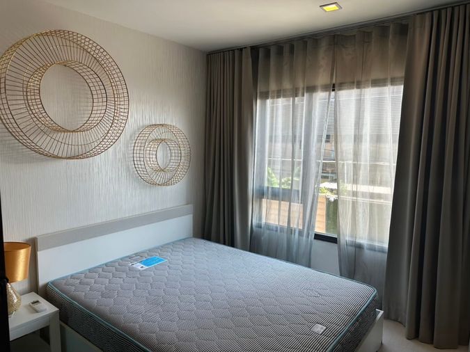 J2521 Condolette Pixel Sathorn: Beautiful room with complete appliances and furniture, convenient location.