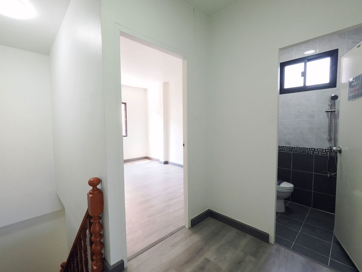 รูป ขายทาวน์เฮ้าส์ 2 ชั้น ม.พรร่มเย็นวิลล่า ขนาด 20 ตร.ว. 3นอน 2น้ำ [ลำลูกกา11-เสมาฟ้าคราม] ขาย 1.38 ล้าน - รูปที่ 13/20