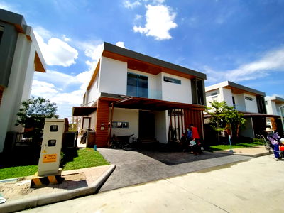 เช่าบ้านเดี่ยว ไปรษณีย์สันกำแพง : ให้เช่าบ้าน Pool Villa  2 ชั้น   4 ห้องนอน   5 ห้องน้ำ 1  ห้องครัว  2  ที่จอดรถ