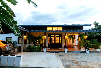 เช่าบ้านเดี่ยว เชียงใหม่ : ให้เช่าบ้านเดี่ยวชั้นเดียว  3 ห้องนอน 3 ห้องน้ำ 1  ห้องครัว  4  ที่จอดรถ