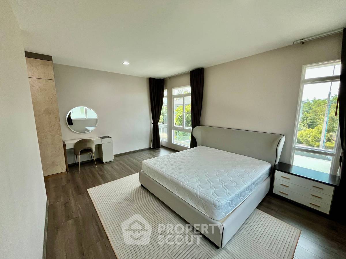 picture 4-BR 240 Sqm House At Mantana 2 Bangna Km.7 (ID 2567145) - 9/13