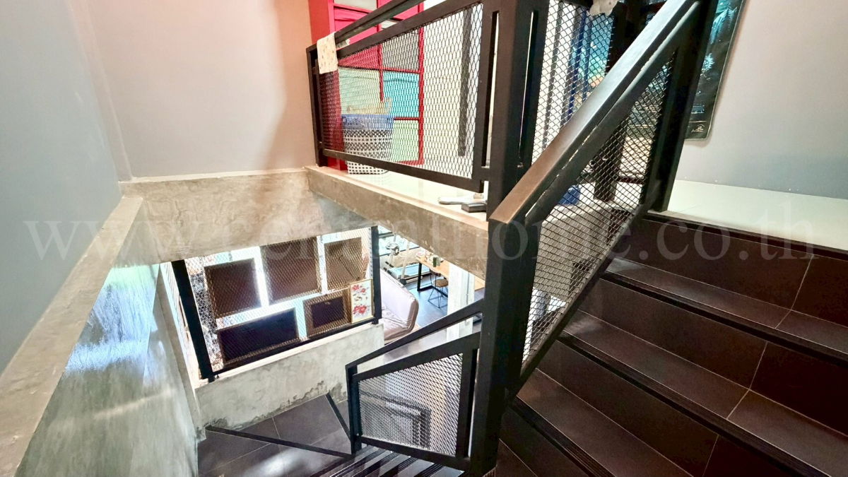 รูป ทาวน์โฮม เด่นชัย คลองกันยา บางพลี หลังริม พื้นที่กว้าง ตกแต่งสไตล์ลอฟท์ - รูปที่ 12/19