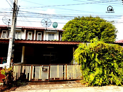 ทาวน์โฮม สถานีขนส่งชลบุรีใหม่ หนองไม้แดง : ทาวน์เฮ้าส์ 2 ชั้น หลังมุม มบ.แฟมิลี่ซิตี้ นาป่า ชลบุรี