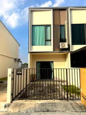 เช่าทาวน์โฮม สมุทรปราการ : ทาวน์โฮมให้เช่า พร้อมเฟอร์นิเจอร์  หลังเมกาบางนา 