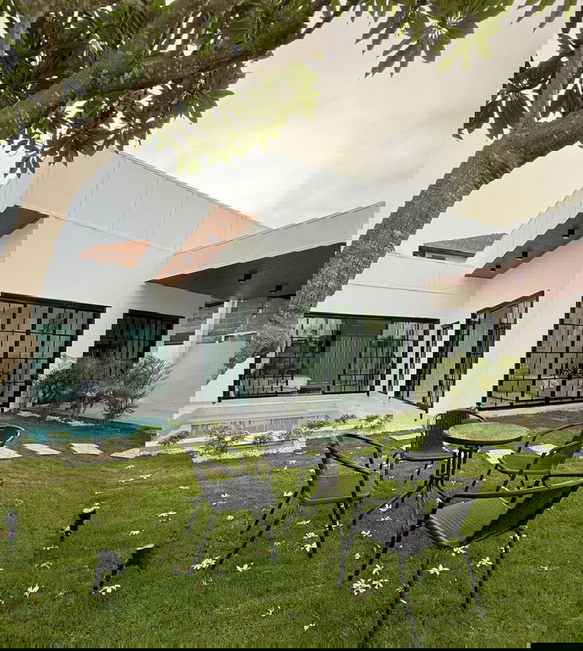 รูป Stylish 3 Bedroom Pool Villa for Sale in Siam Country Club - รูปที่ 1/15