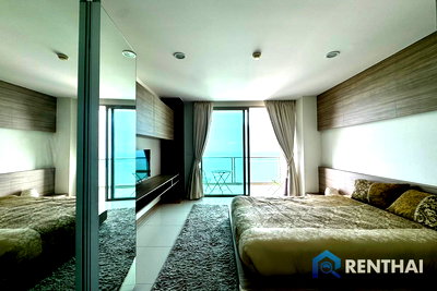 Condos for sale : The Riviera Wongamat Beach studio 31 sqm  direct sea view foreign name