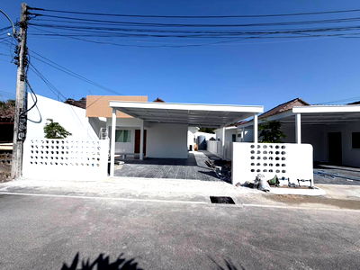 บ้านเดี่ยว สถานีขนส่งศรีสะเกษ : ขายบ้านแฝดชั้นเดียว   2 ห้องนอน  1 ห้องน้ำ  1 ห้องครัว  1 ที่จอดรถ