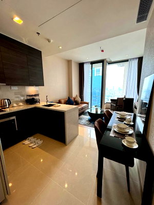 Condos for rent : The ESSE Asoke -✨ 1 bedroom, high floor, location in the heart of the business district, near the BTS.