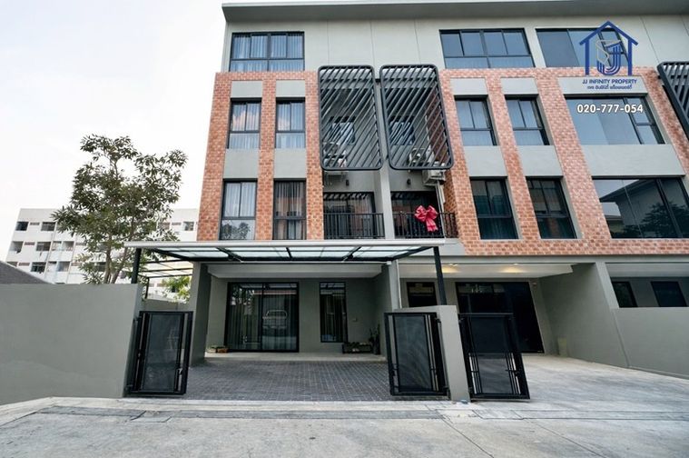 3-bed townhouse for sale, 227 sqm, 26.6 sq wah, Britloft Chokchai 4