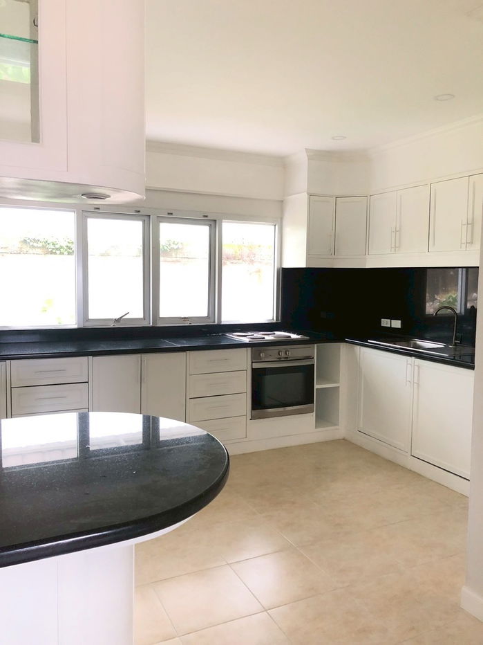 รูป ทาวน์โฮม 3 ชั้นบนเนินป่าตอง ทำเลสวย - รูปที่ 11/19