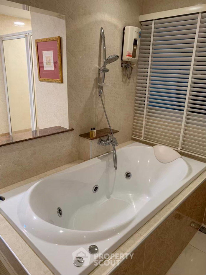 picture 2-BR Condo at 49 Plus near BTS Phrom Phong (ID 592605) - 18/30