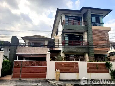 Houses for sale Bangkok : 5 Bedroom House for sale in Sam Sen Nok, Bangkok  5611191