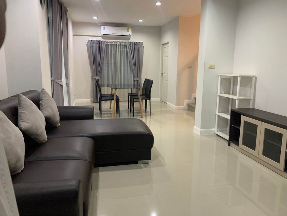 รูป ให้เช่าบ้านเดี่ยวสองชั้น   3 ห้องนอน 3 ห้องน้ำ 1 ห้องรับแขก 1 ห้องครัว   - รูปที่ 4/21