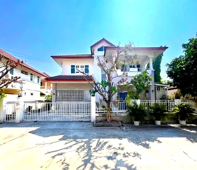 Houses for sale Bangkok : 3 Bedroom House for sale in Hua Mak, Bangkok  5596719