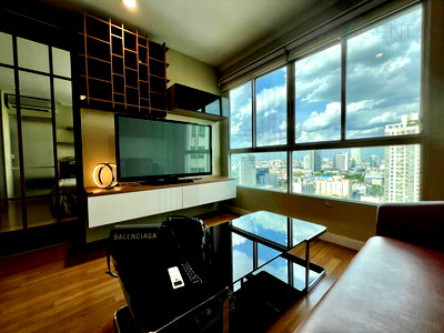 ขายคอนโด : ขายคอนโด ลุมพินีเพลส พระราม 4 - กล้วยน้ำไท อาคาร 1 ชั้น 25 2 ห้องนอน ขนาด 56 ตรม ใกล้ มหาวิทยาลัย กรุงเทพ