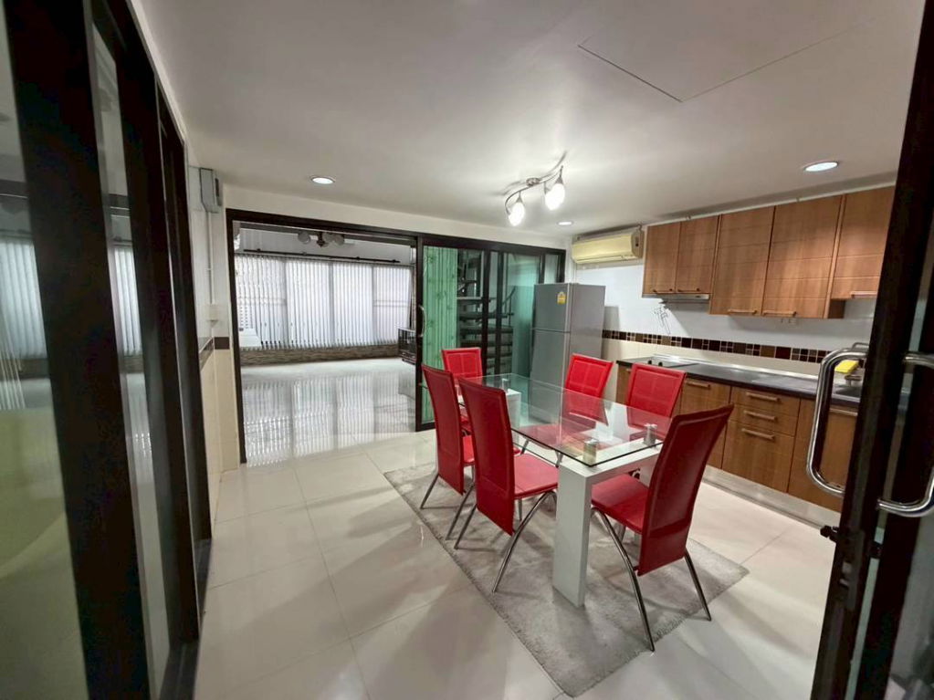 รูป ขายด่วน!บ้านเดี่ยว 2 ชั้นพื้นที่ใช้สอย 500-600 ตรม ลาดพร้าว 83 พร้อมติดแผงโซล่าเซลล์ - รูปที่ 7/13